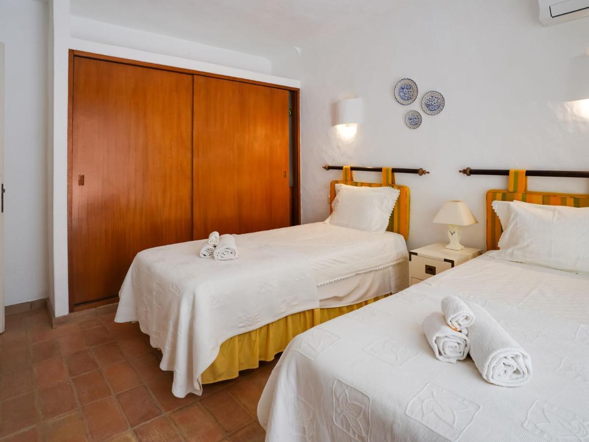 Roofed Villa In Albufeira With Private Swimming Pool Olhos de Agua  Rom bilde
